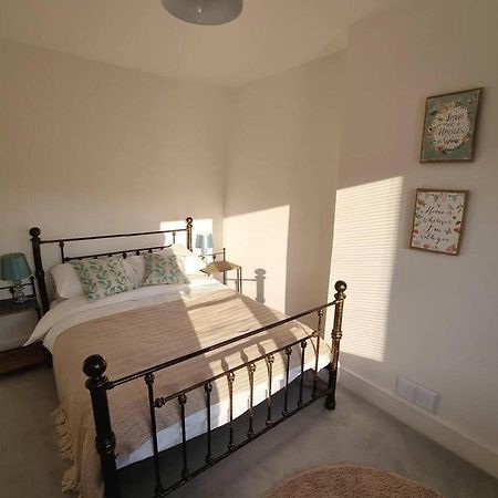 Modern 4-Bedroom Townhouse With Private Garden Abertillery Dış mekan fotoğraf