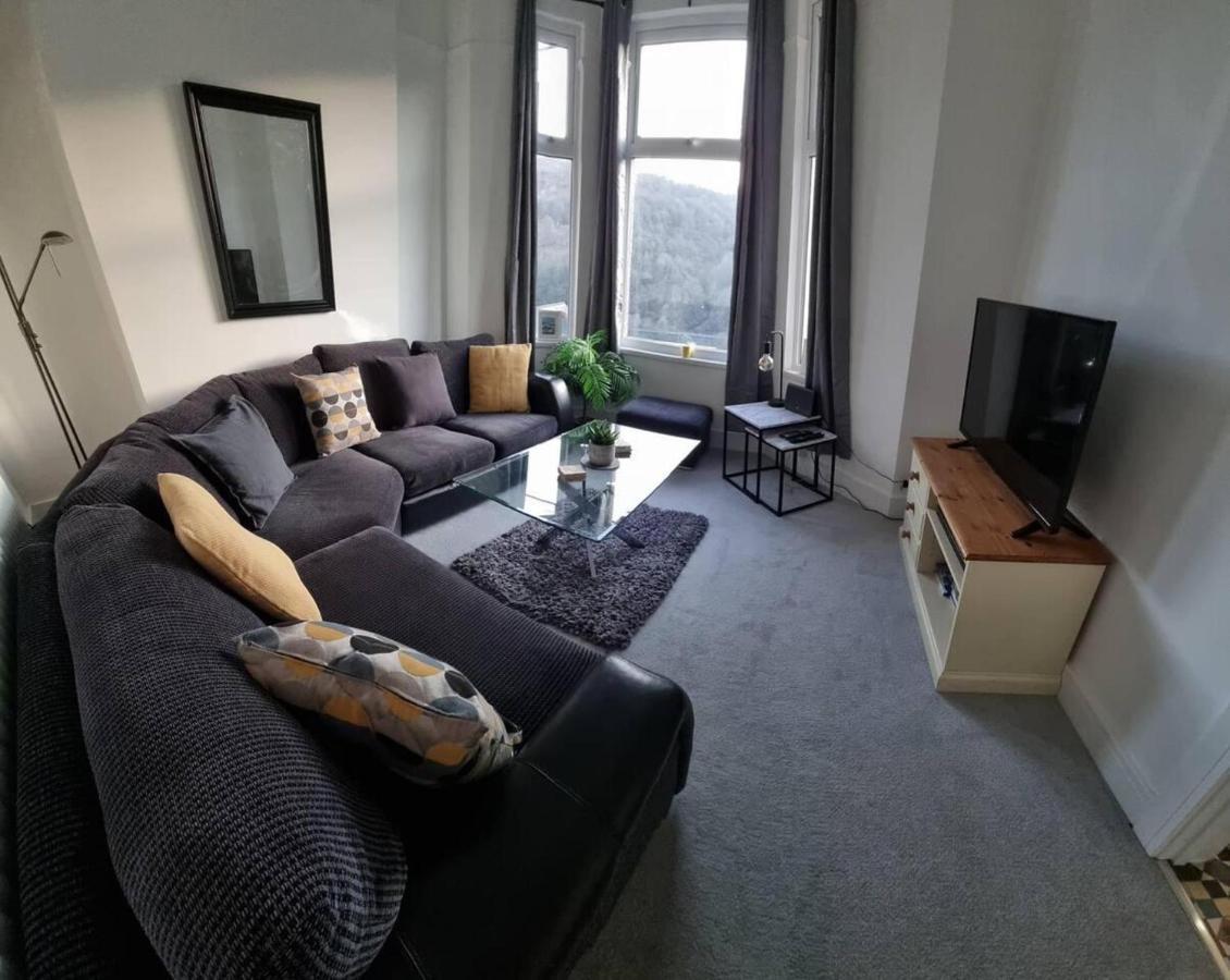 Modern 4-Bedroom Townhouse With Private Garden Abertillery Dış mekan fotoğraf